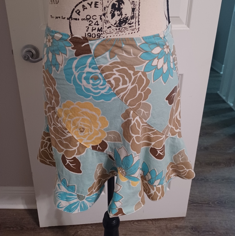 Tropical Floral Size Small Skirt. Rubber Ducky brand. Adorable.